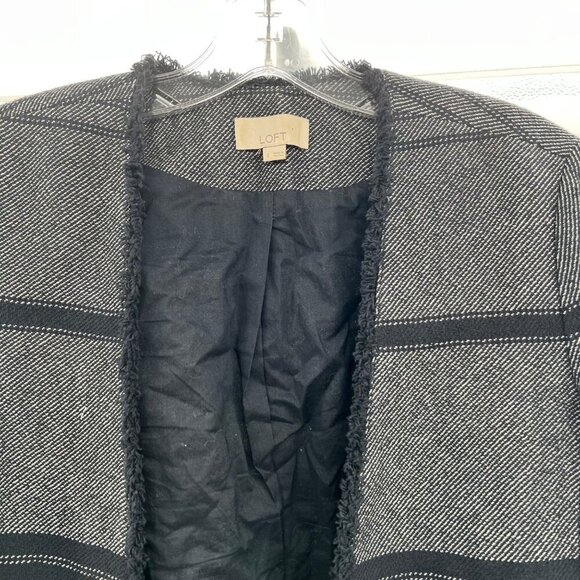 LOFT Women's Striped Blazer Open Front Navy/White Frayed Trim Size Small Pockets - Picture 5 of 9